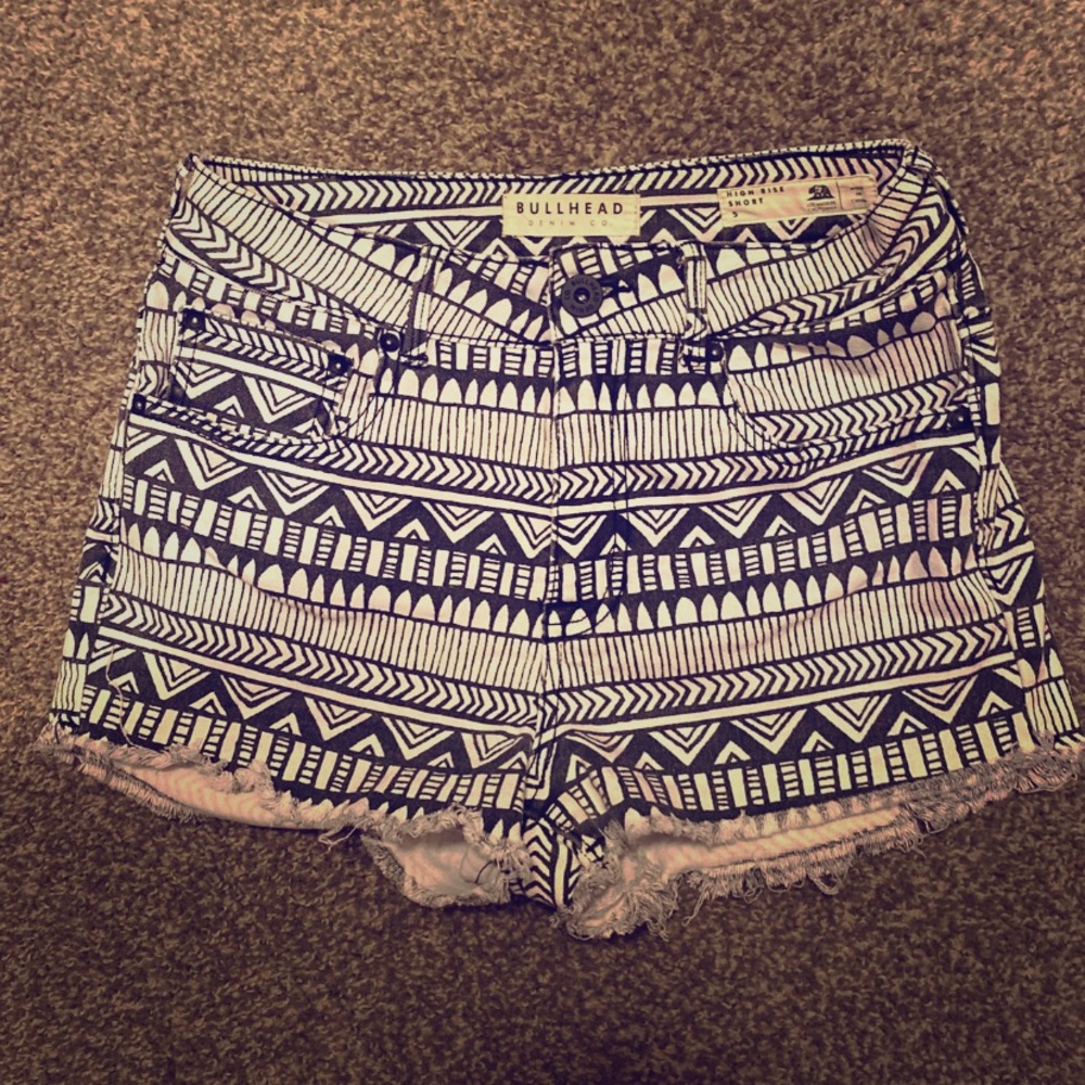 American eagle women’s high rise shorts